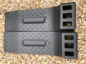 SKIDDY BOB Wheel Skates Set of 4 - Black