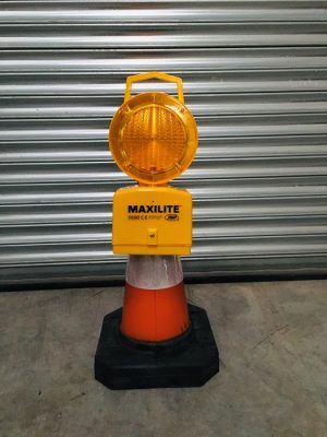 Cone 500mm with MaxiLite Pair